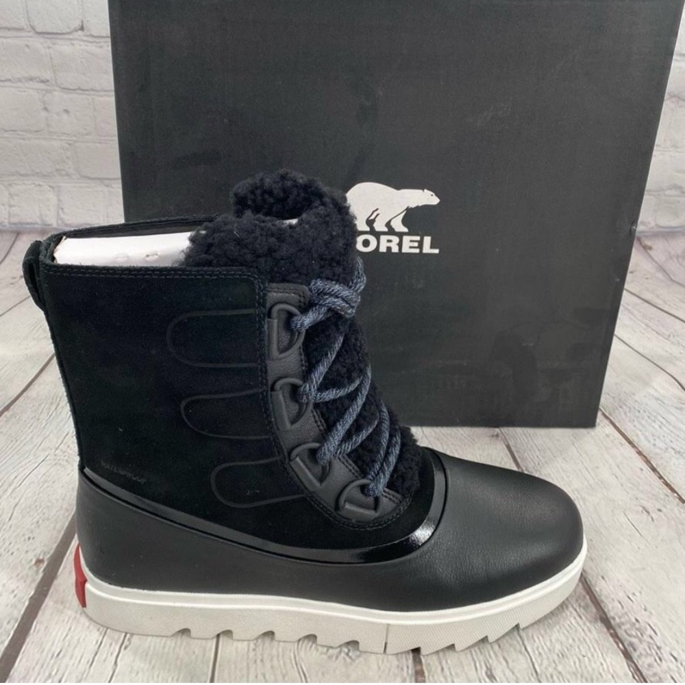 Sorel boots - Picture 6 of 6